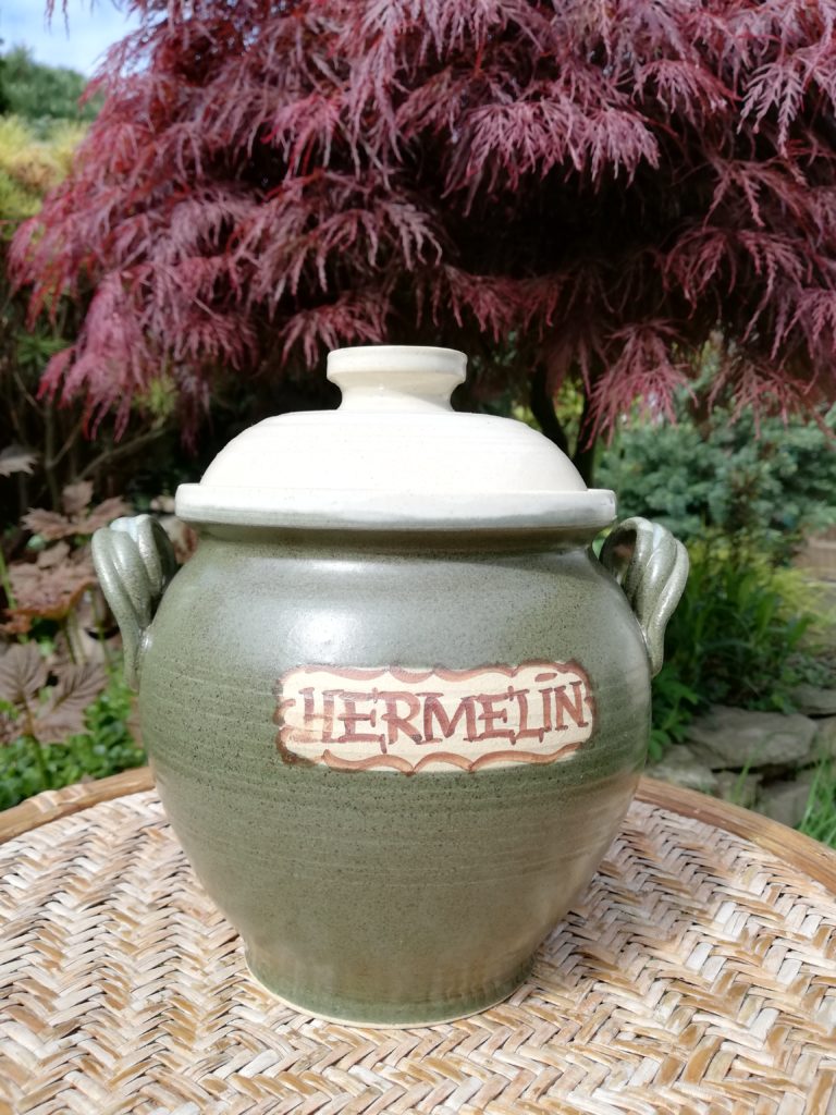 Dóza na hermelín
